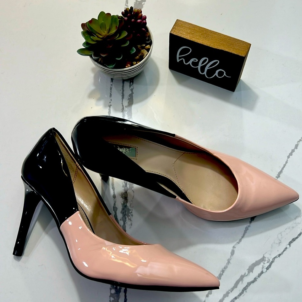 Jennifer Lopez 5” heels pink and black patent leather